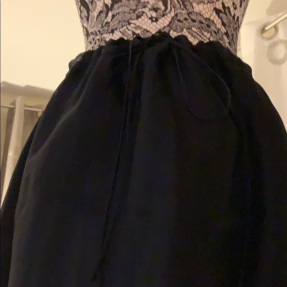 Tahari Silk Skirt - Picture 2 of 6